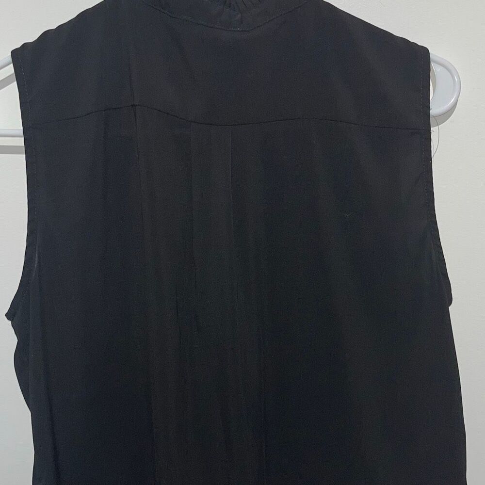 Calvin Klein Women's Black Pleated Neck Button Front Sleeveless Blouse Medium - Picture 4 of 8